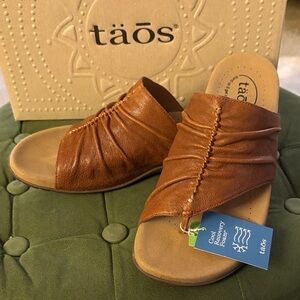 Taos Footwear Women's Cognac Leather Ruched Slide Sandals Gift 2